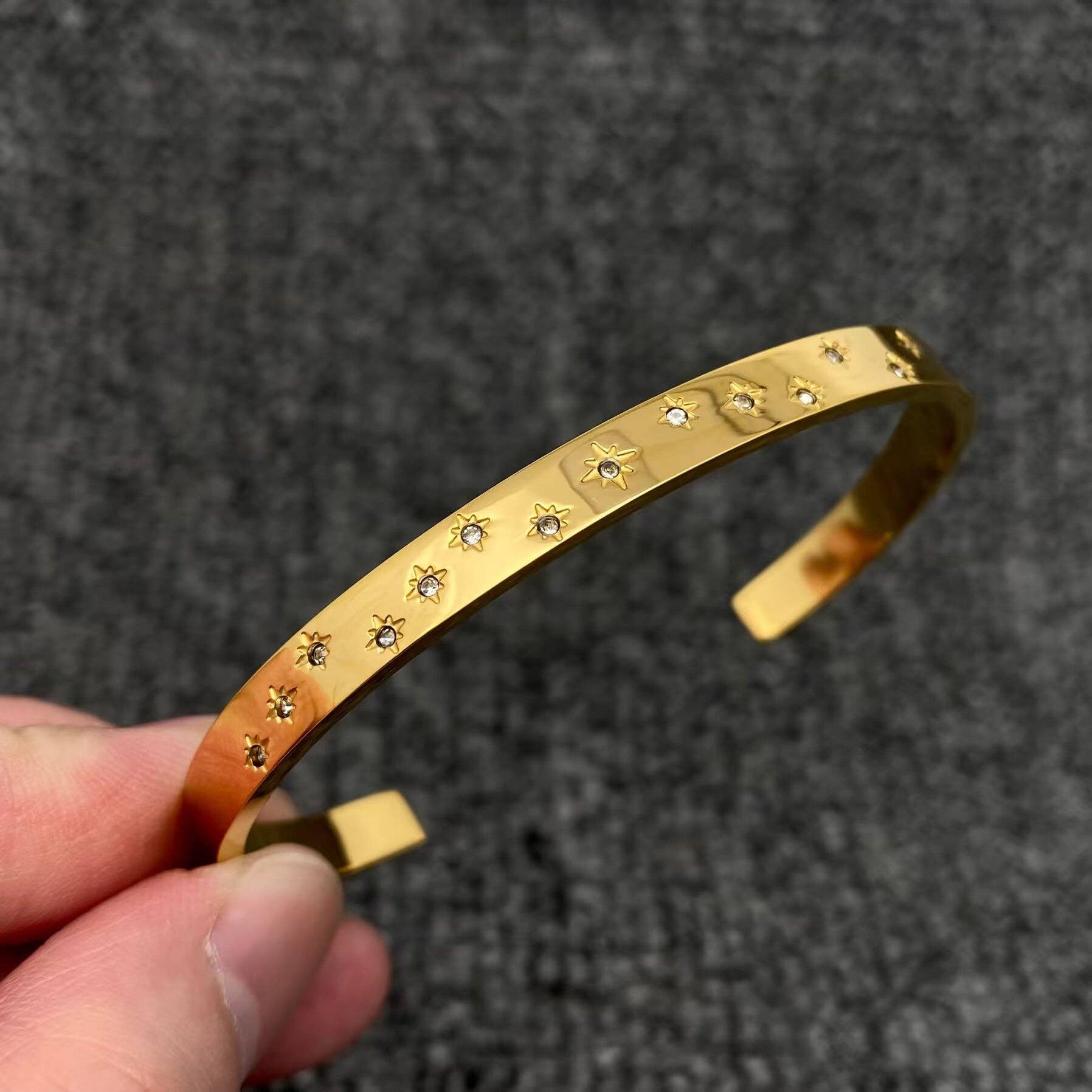 Cubic Zirconia Stars 18K Golden S.Steel Cuff - FGS/MS: F