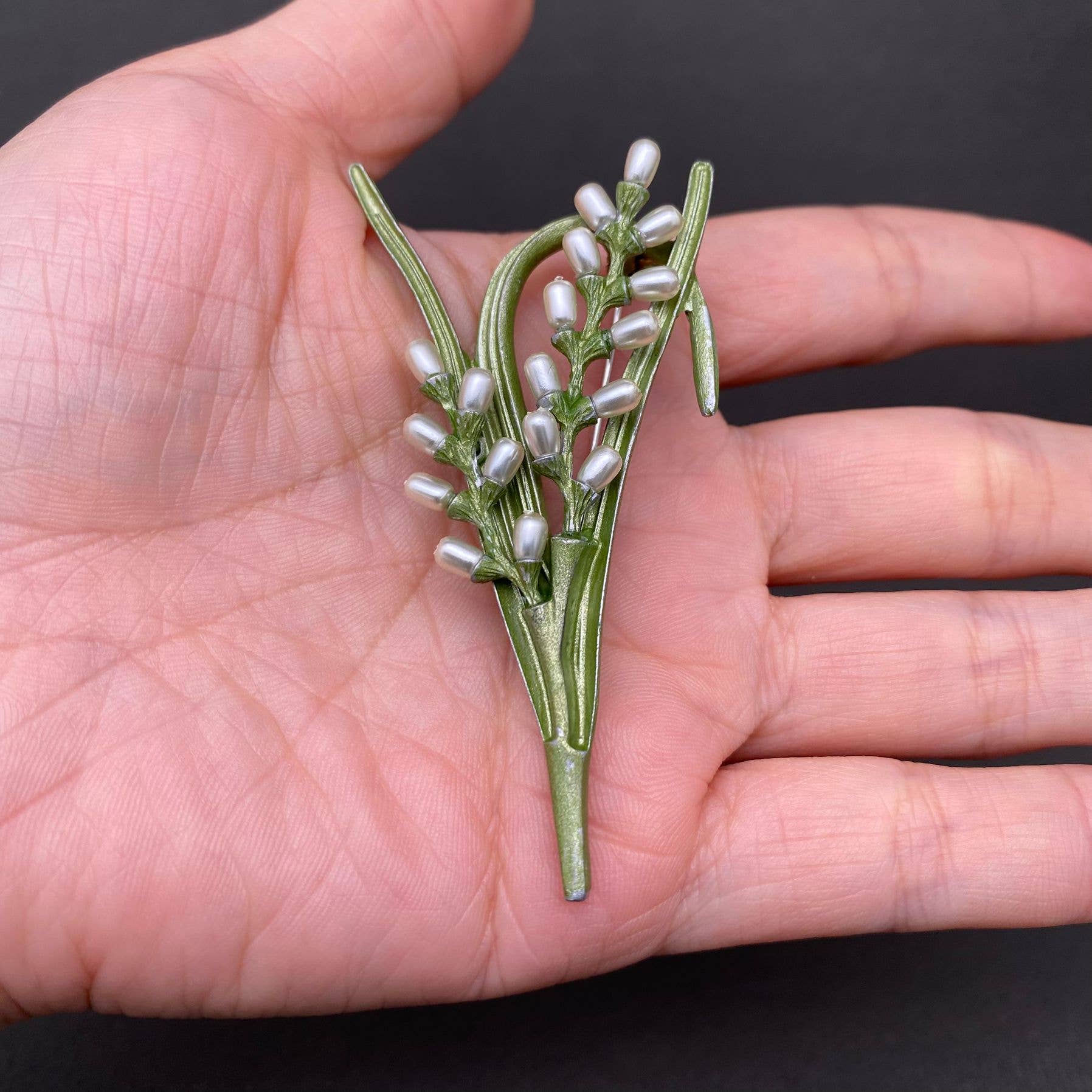 Ear of Rice Brooch: Golden