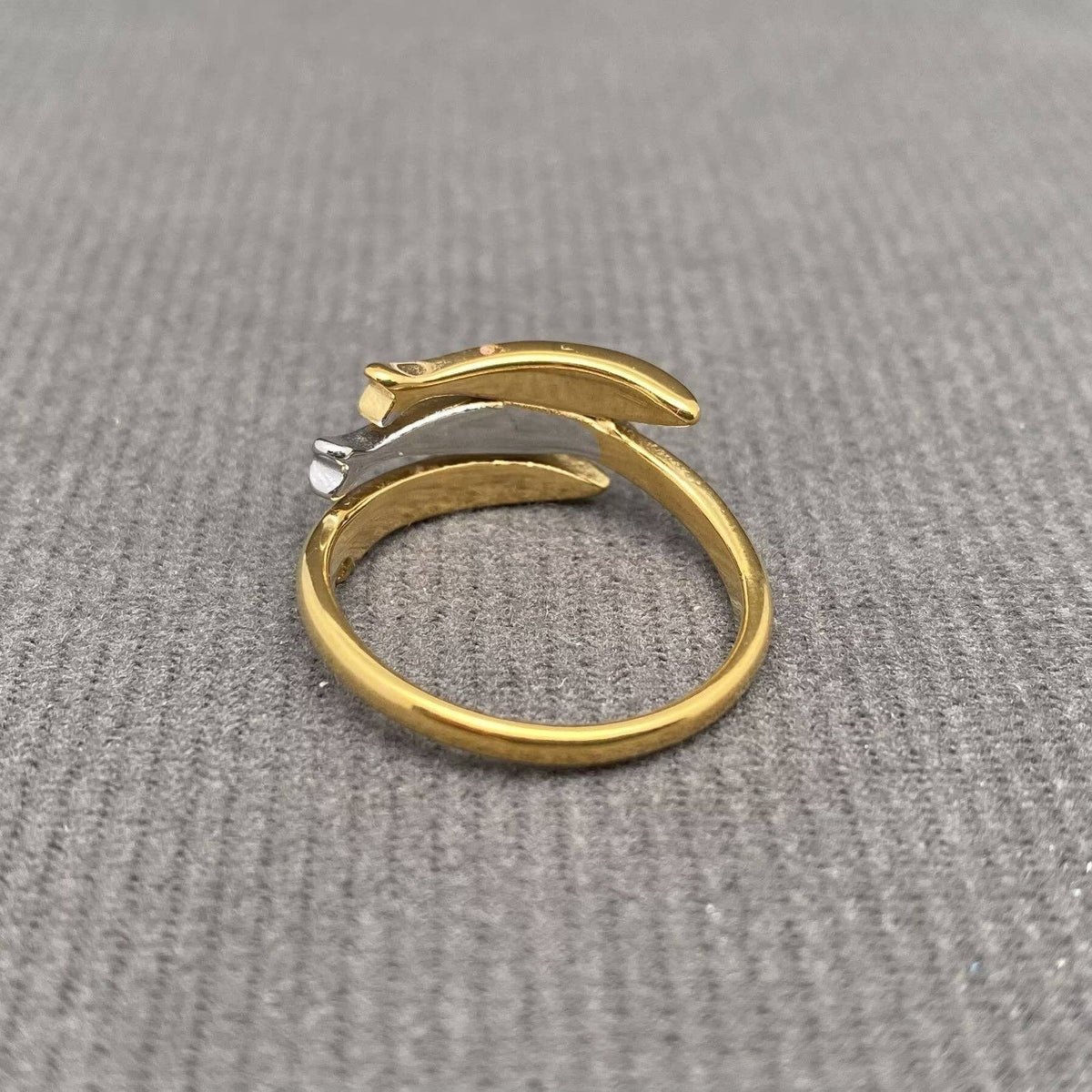 Zircon Inlaid Fish Two-tone 18K Gold Plated S.Steel Ring - FGS: 8