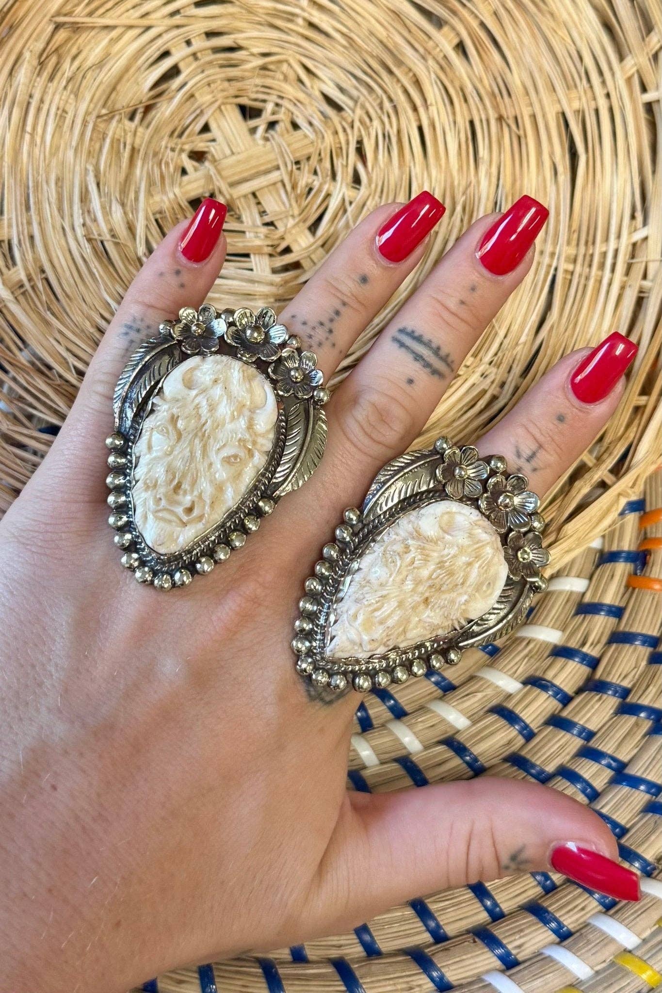 Inner Animal Ring w/ Flower Border