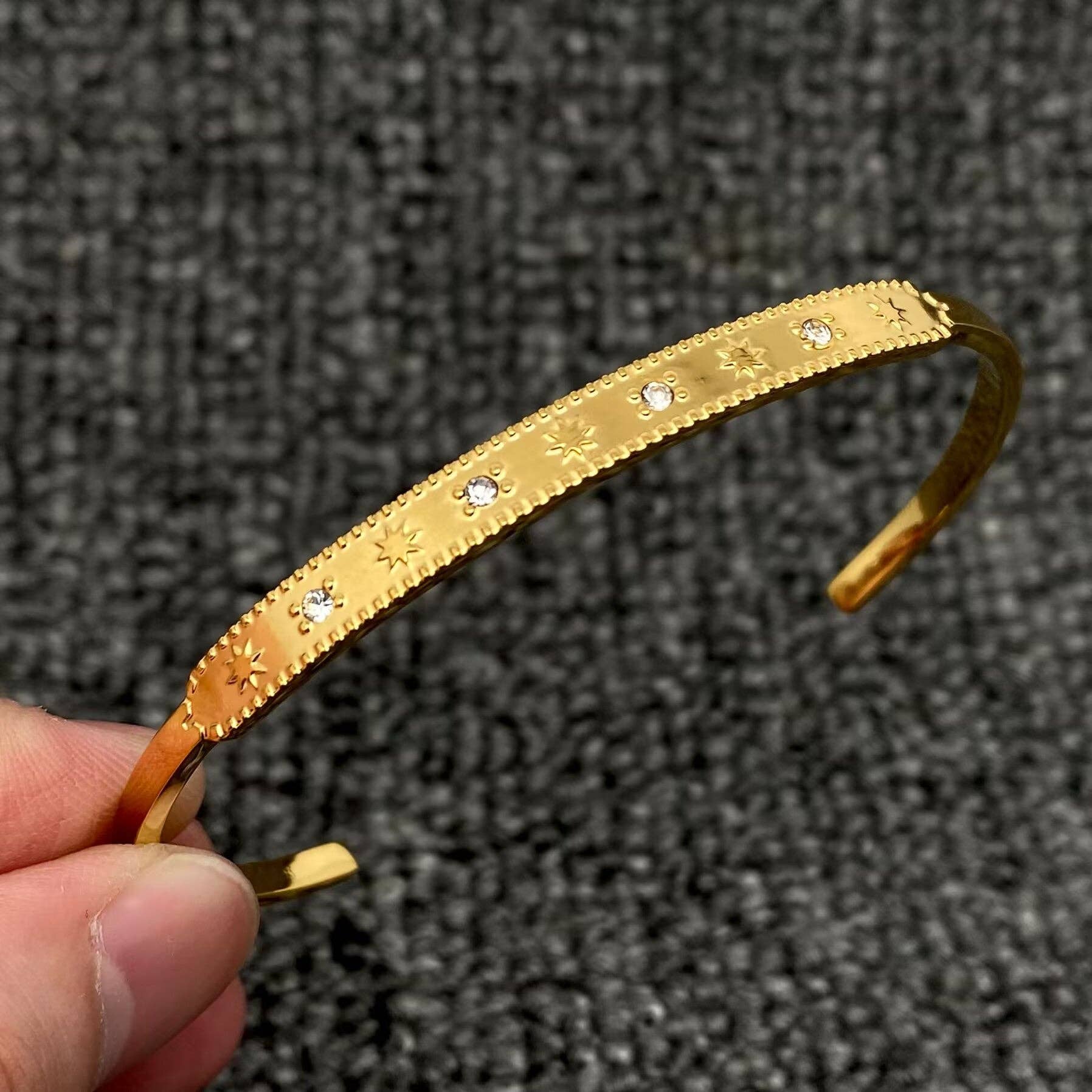 Cubic Zirconia Stars 18K Golden S.Steel Cuff - FGS/MS: F