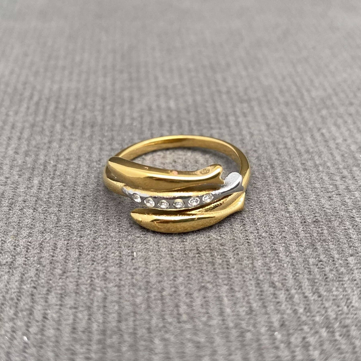 Zircon Inlaid Fish Two-tone 18K Gold Plated S.Steel Ring - FGS: 8