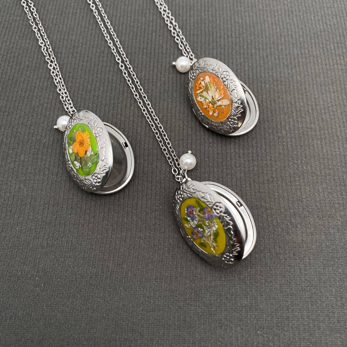 Dried Flowers Oval Locket Charm Stainless Steel Necklace - PDF: C