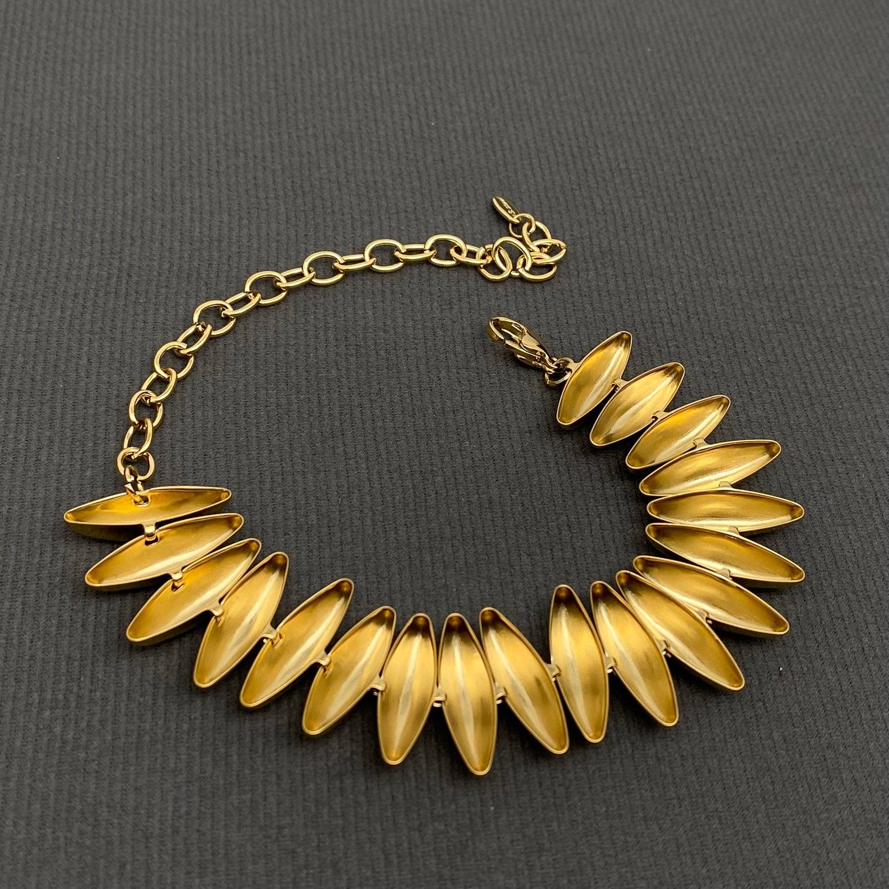 Glossy Horse Eye Shape Linked 18K Golden SS Bracelet - FGS
