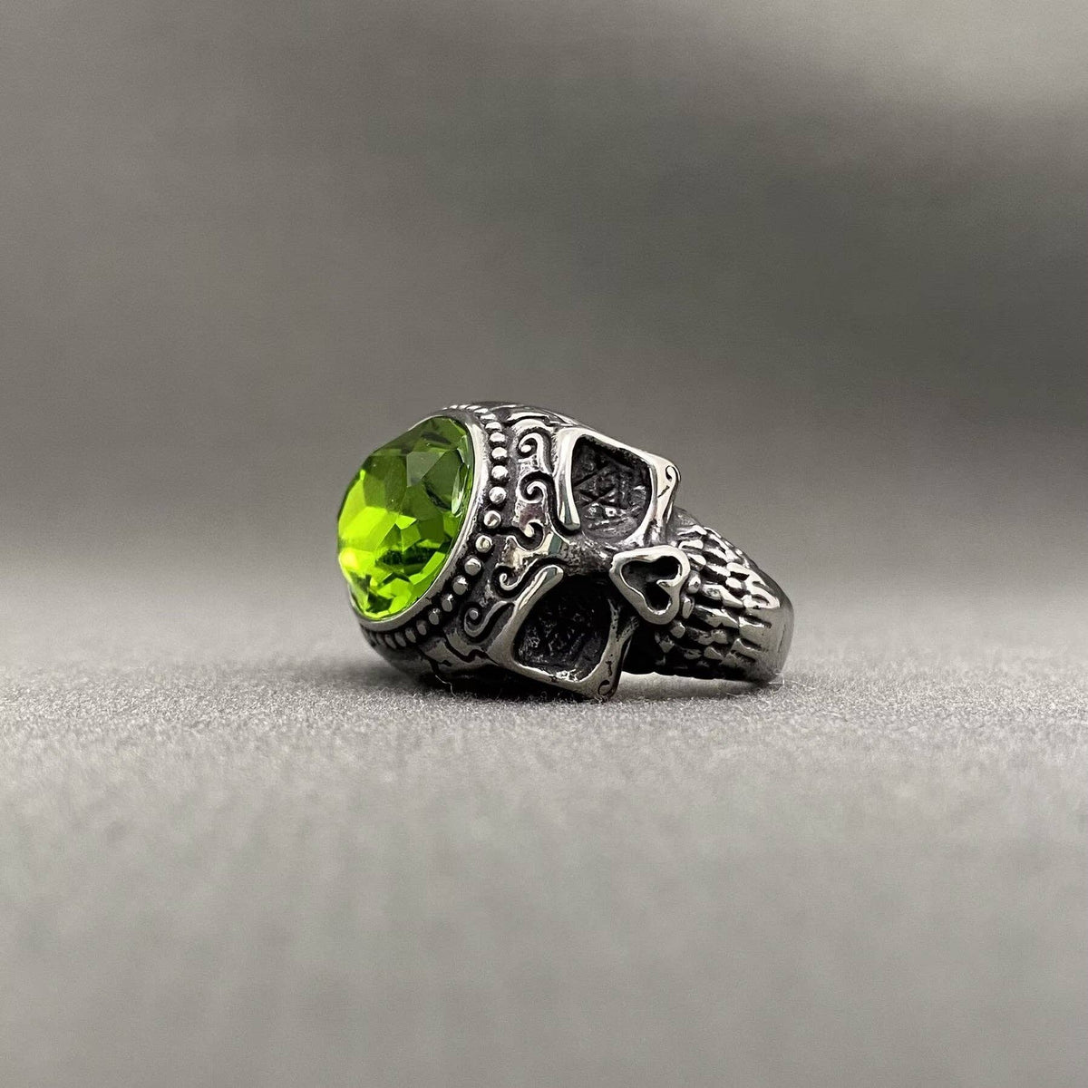 Oval Zircon Inlaid Skull Men's Stainless Steel Ring - MJ/MR: Green / 11