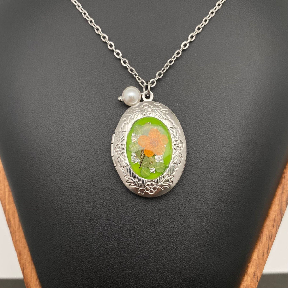 Dried Flowers Oval Locket Charm Stainless Steel Necklace - PDF: C