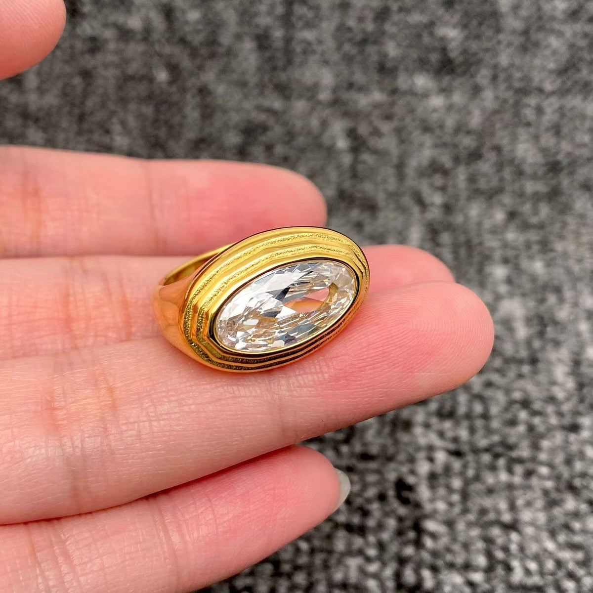 Oval Zircon 18K Gold Plated Stainless Steel Ring - FGS: 8