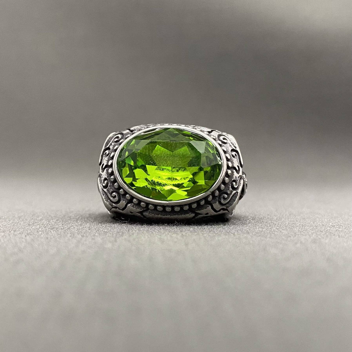 Oval Zircon Inlaid Skull Men's Stainless Steel Ring - MJ/MR: Green / 11