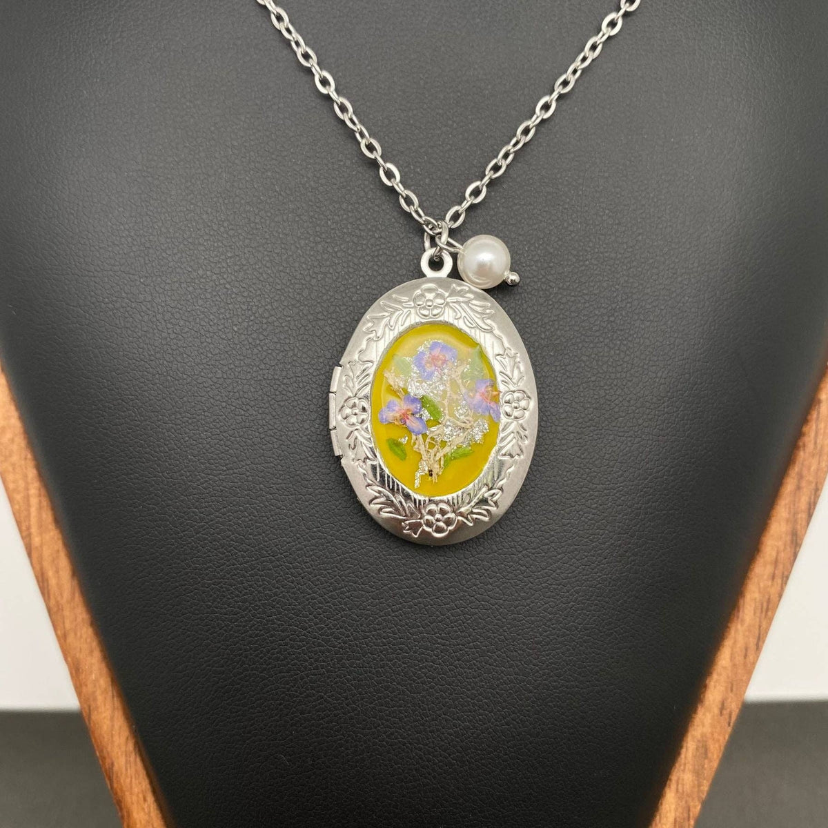 Dried Flowers Oval Locket Charm Stainless Steel Necklace - PDF: B