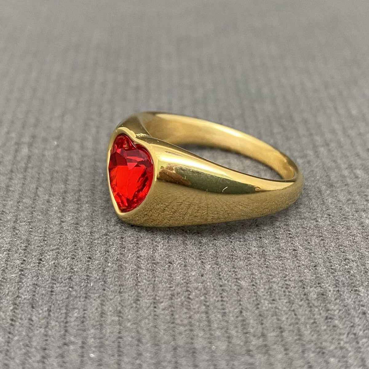 Colored Heart Zircon Glossy 18K Gold Plated S.Steel Ring - FGS: Red / 9