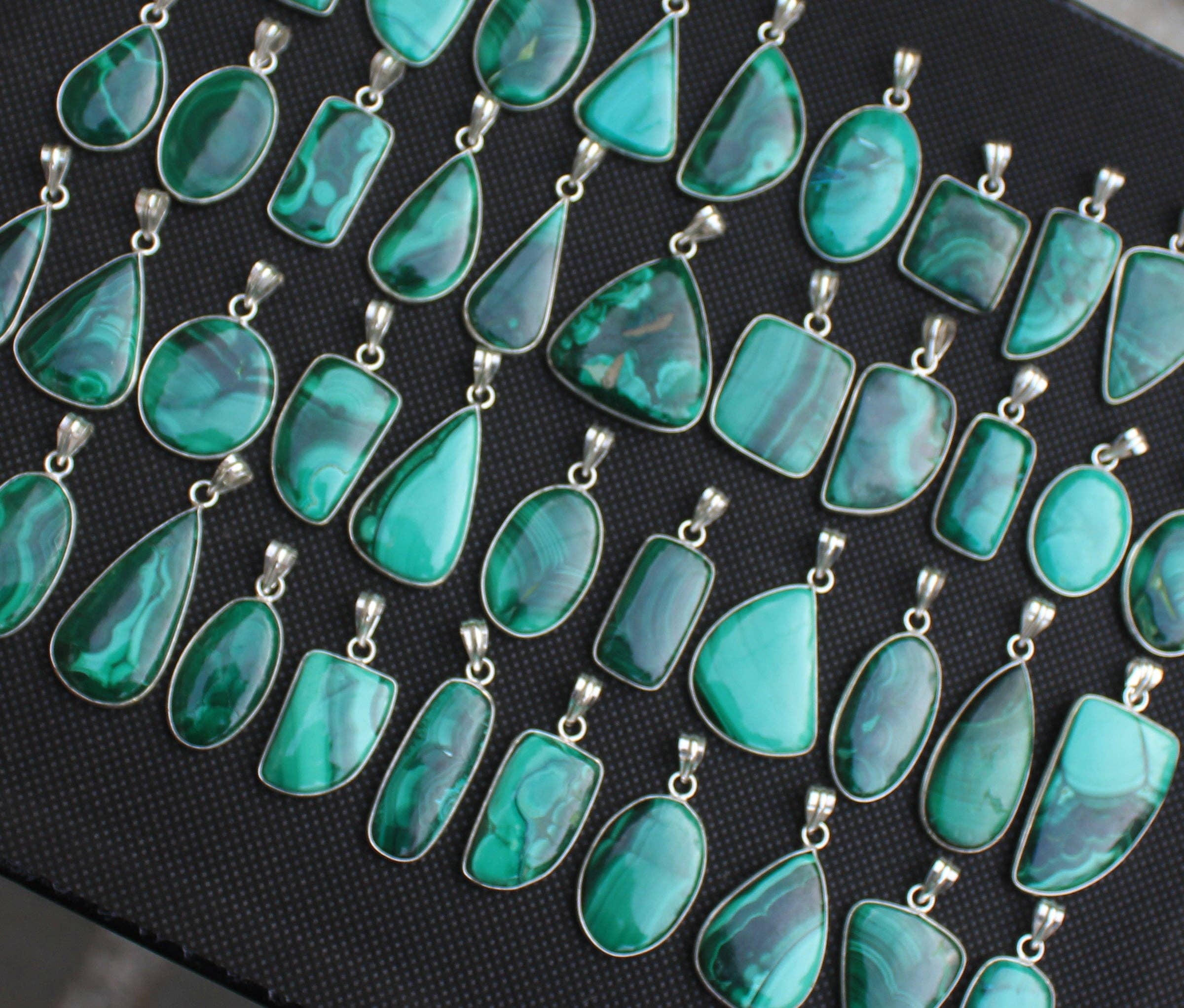 Malachite Minimalist Pendants – Silver-Plated, Handmade, Rich Green | Wholesale: 5 Pendants