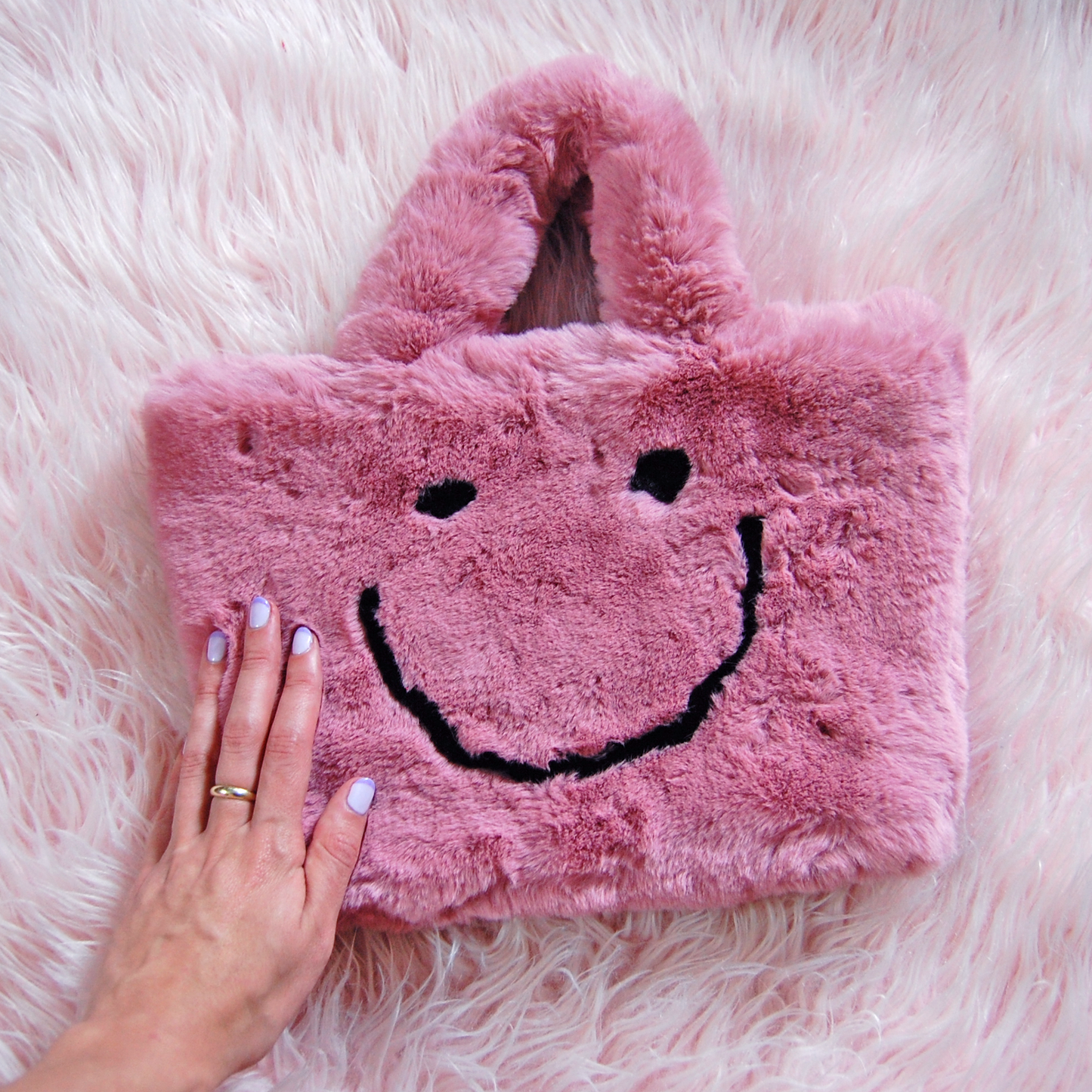 A Shop of Things - Smiley Purse- pink :)